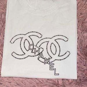 Women size Medium rhinestones shirt BNWT